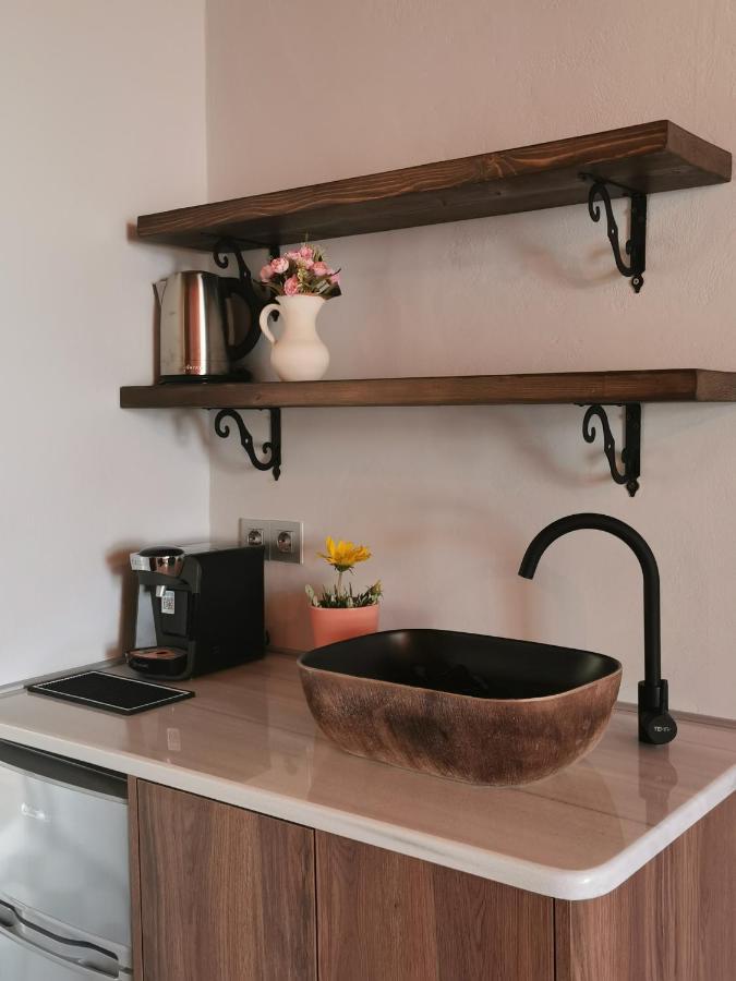 Terracotta Boutique Beach Studios Mithimna Ngoại thất bức ảnh